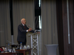 Hans Koechler03.jpg