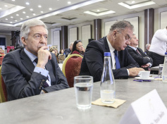 Yossi Beilin05.jpg