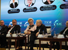 Yossi Beilin03.jpg